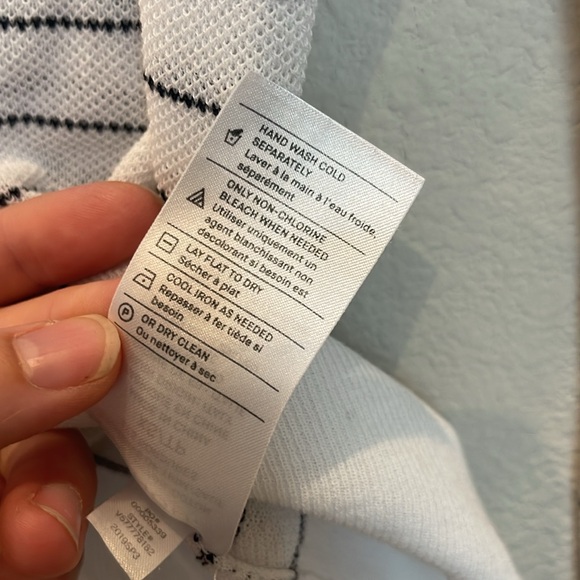 Vince Striped Lightweight Knit Top Size XSmall - Picture 8 of 9